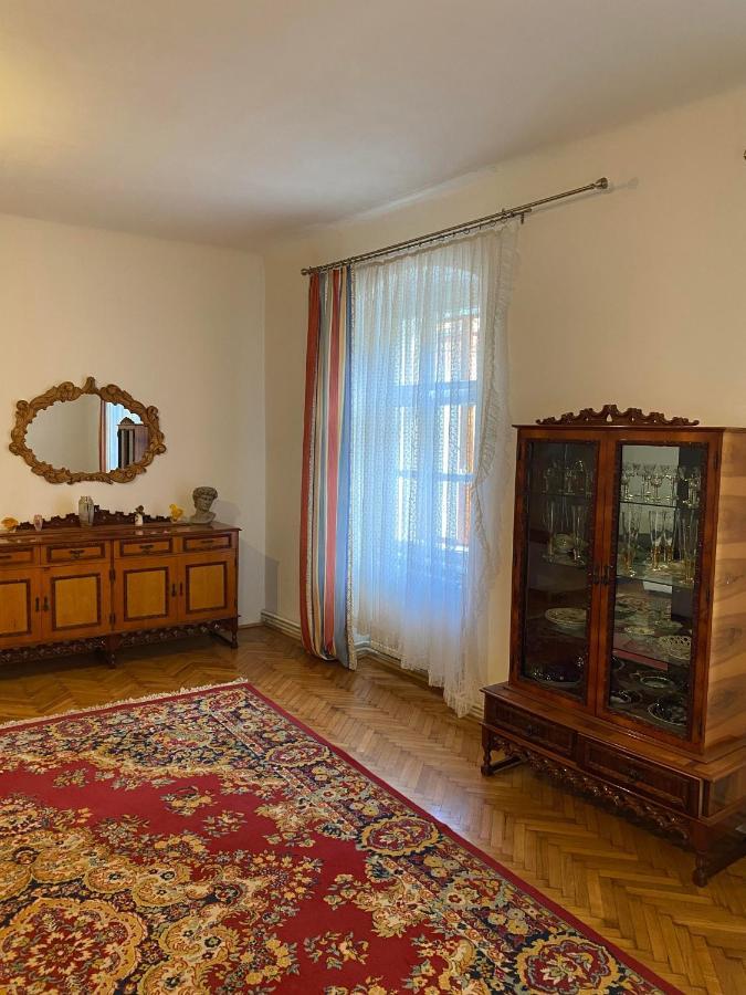 Apartament Istoric Ultracentral - With Parking Sibiu Esterno foto